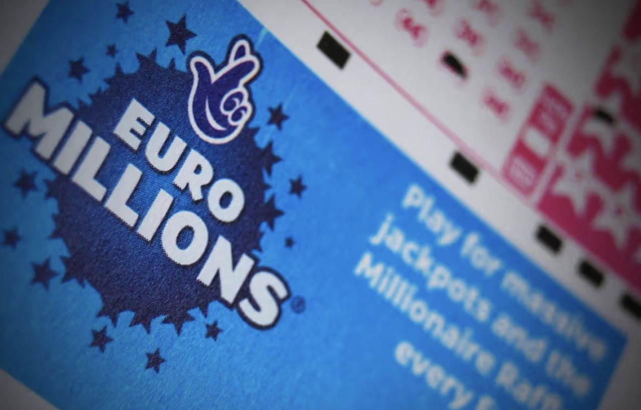 EuroMillions Jackpot Rolls Over to &pound;33 Million After No Winner in Latest Draw